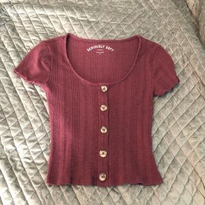 maroon shirt